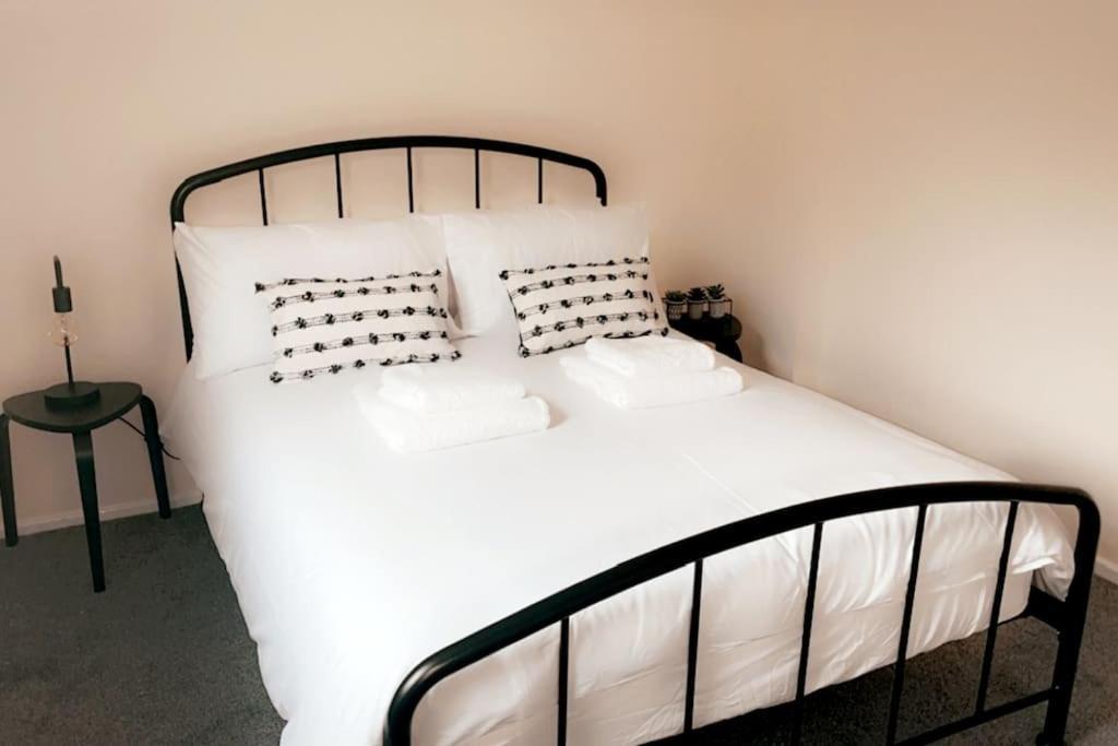 Lovely 1 Bedroom Studio Apartment - Merthyr Tydfil Εξωτερικό φωτογραφία