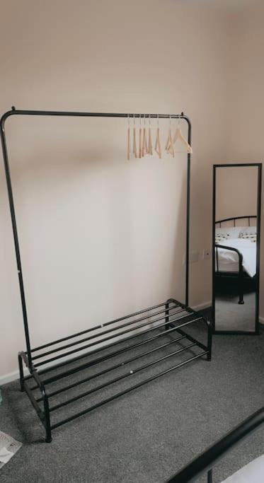 Lovely 1 Bedroom Studio Apartment - Merthyr Tydfil Εξωτερικό φωτογραφία