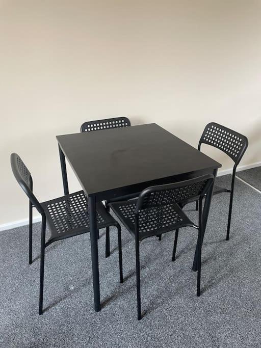 Lovely 1 Bedroom Studio Apartment - Merthyr Tydfil Εξωτερικό φωτογραφία