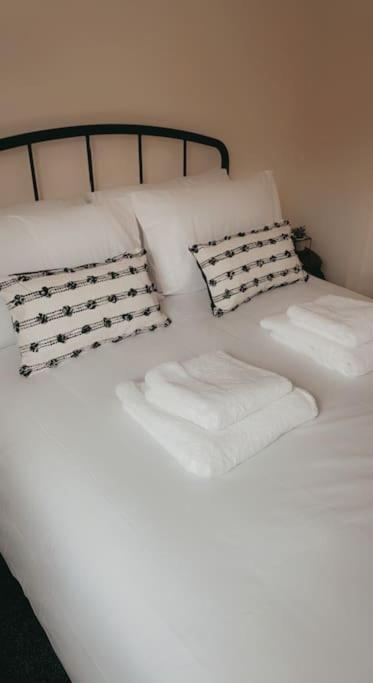 Lovely 1 Bedroom Studio Apartment - Merthyr Tydfil Εξωτερικό φωτογραφία